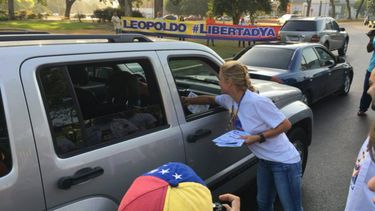 La amnistía es el abrazo en familia que necesitamos para lograr la paz, expresó Lilian Tintori (TWITTER/@liliantintori)