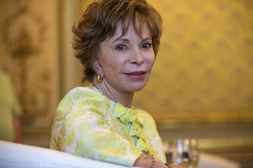 Isabel Allende posa en Madrid el 5 de junio de 2017. La escritora chilena publica una nueva novela, Violeta, el martes 25 de enero de 2022.