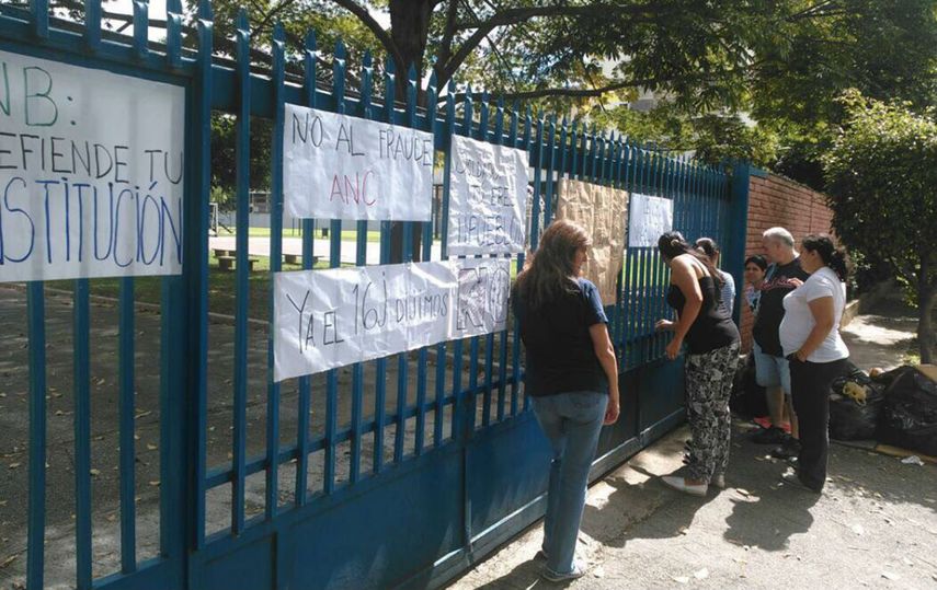 En&nbsp;algunos sectores de la Gran Caracas como Petare, San Agustín, Montalbán, Caricuao, Bello Monte, Santa Mónica y Plaza Venezuela, así como, en otros estados de Venezuela la protesta de las pancartas ha tenido efecto.