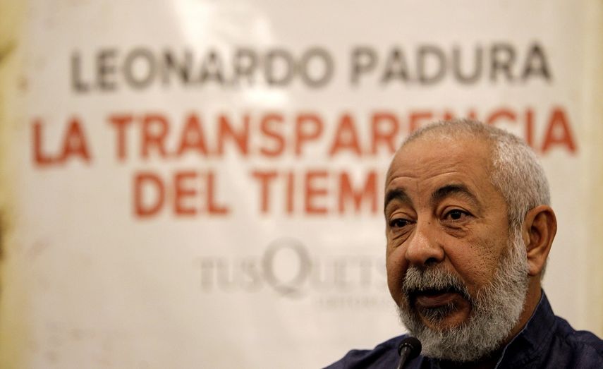 El escritor cubano&nbsp;Leonardo&nbsp;Padura, durante una conferencia de prensa sobre su nueva novela La transparencia del tiempo este 8 de marzo de 2018, en Ciudad de México.