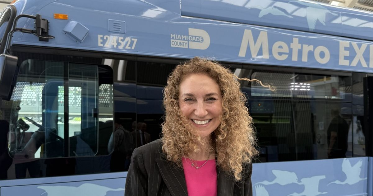 Nuevo corredor de autobuses eléctricos transforma la movilidad en el sur de Miami-Dade