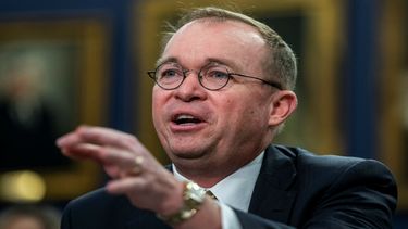 El director de la oficina de presupuesto de la Casa Blanca, Mick Mulvaney, testifica ante el Congreso