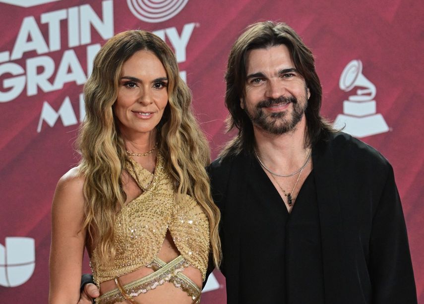 Juanes y su esposa, Karen Martínez.
