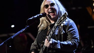 Melissa Etheridge se presenta en el sexto concierto benéfico anual Love Rocks NYC para Gods Love We Deliver en Nueva York el 10 de marzo de 2022.&nbsp;