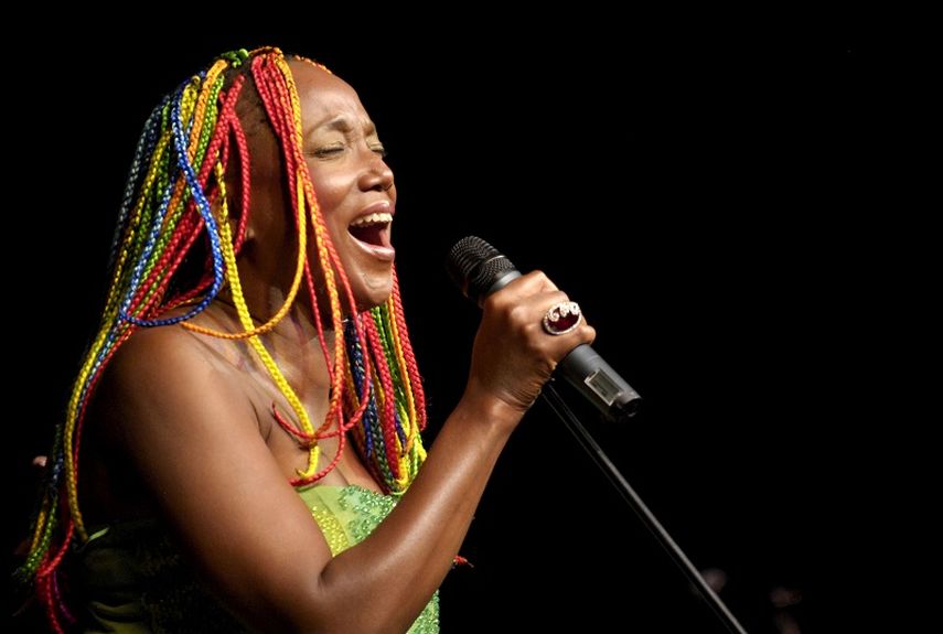 La cantante cubana Lucrecia lanzará video de la canción Que baile el papa