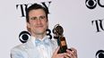 El actor Gavin Creel, ganador del premio al mejor actor de reparto en un musical por Hello, Dolly! posa en la sala de prensa de la 71ª edición anual de los Premios Tony en Nueva York el 11 de junio de 2017.&nbsp;