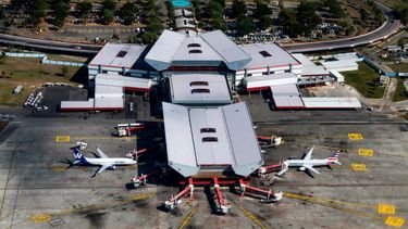 Vista aérea desde un avión del aeropuerto internacional José Martí de La Habana tomada el 25 de abril de 2024.