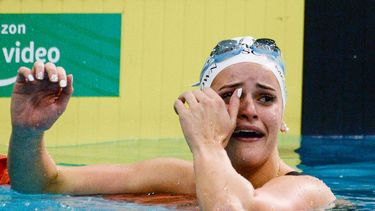 La nadadora australiana McKeown bate récord del mundo de los 100m espalda