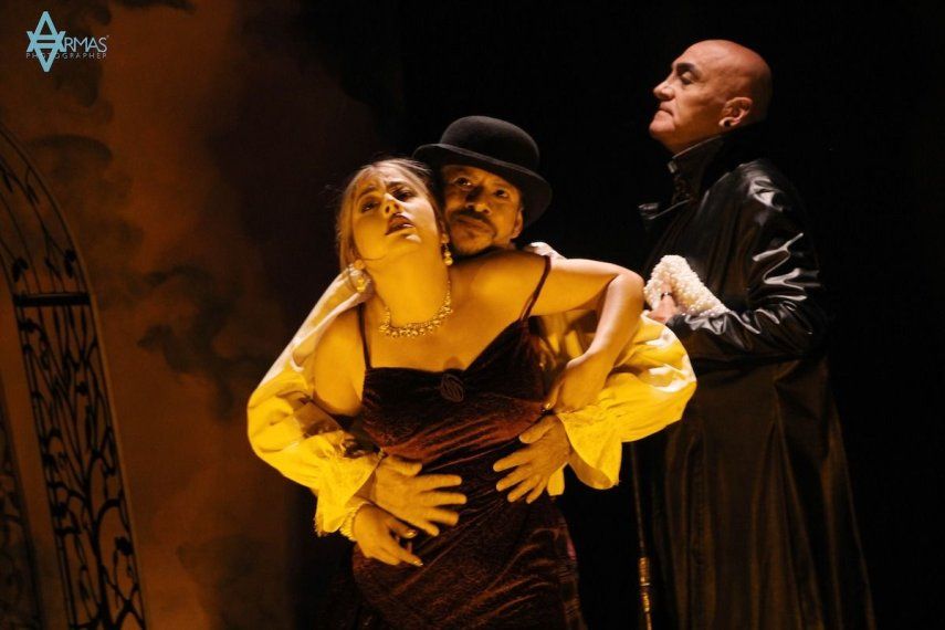 Escena de la obra No Exit, que el director Erom Jimmy llevó a la séptima edición del Open Arts Fest