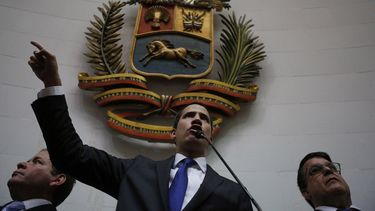 El líder de la oposición, Juan Guaidó, habla en la Asamblea Nacional en Caracas, Venezuela, el martes 7 de enero de 2020.