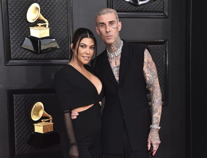 Kourtney Kardashian Y Travis Barker Revelan Sexo De Su Bebé