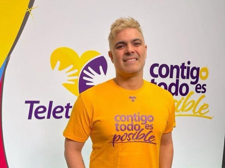 El humorista Juan de Montreal en TeletónUSA, el 17 de diciembre de 2023.