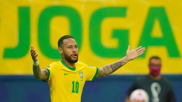 El delantero de Brasil Neymar durante el duelo ante Colombia en las eliminatorias