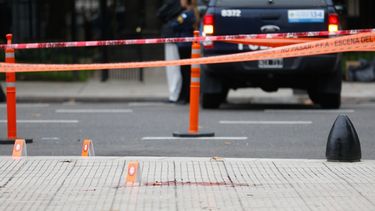 Vista de la zona cerca del Congreso de la Nación, donde fue atacado el diputado argentino Héctor Olivares, de la Unión Cívica Radical (UCR), que forma parte del oficialismo, este jueves en Buenos Aires (Argentina).