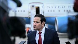 Marco Rubio, jefe de la diplomacia de EEUU tras una reunión de Ministros de Relaciones Exteriores del G7 con países socios antes de su partida en el aeropuerto de Bourget en Le Bourget, cerca de París, el 27 de marzo de 2026. Marco Rubio, jefe de la diplomacia de EEUU tras una reunión de Ministros de Relaciones Exteriores del G7 con países socios antes de su partida en el aeropuerto de Bourget en Le Bourget, cerca de París, el 27 de marzo de 2026.