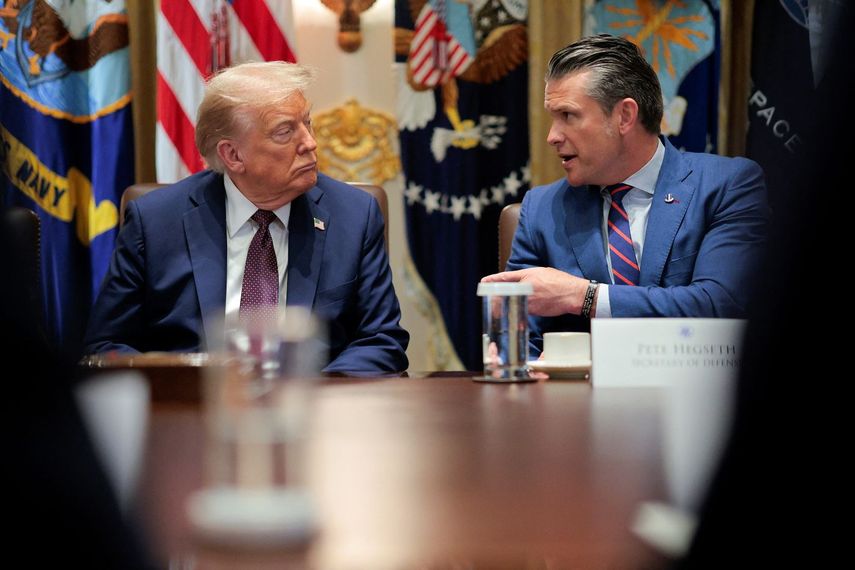 El presidente Donald J. Trump y el jefe del Pentágono Pete Hegseth.