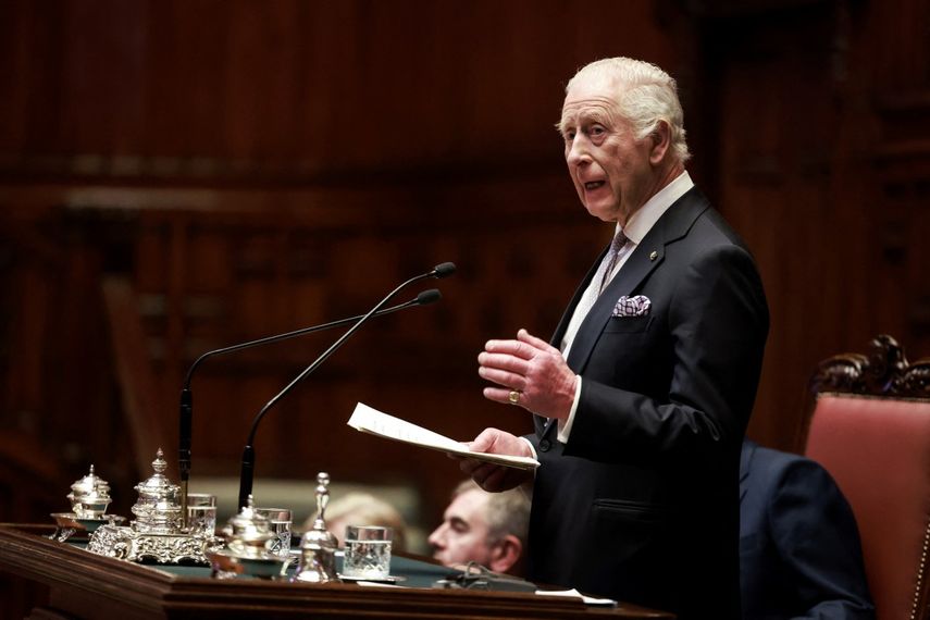 El rey Carlos III de Gran Bretaña pronuncia un discurso en el Parlamento italiano, en Roma, el 9 de abril de 2025, como parte de una visita de Estado a Italia. &nbsp;