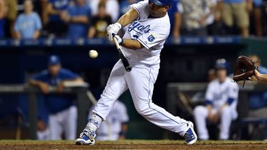 Morales es el segundo cubano que alcanza 15 bases en un partido. (REUTERS)
