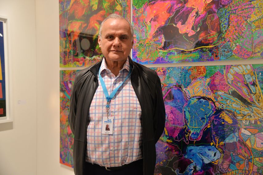 Alejandro Freites, de Venezuela, presentó varias obras de su galería. 