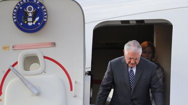 El secretario de Estado de EEUU, Rex&nbsp;Tillerson, a su llegada al Aeropuerto Internacional de Moscú-Vnúkovo en Moscú, Rusia.&nbsp;