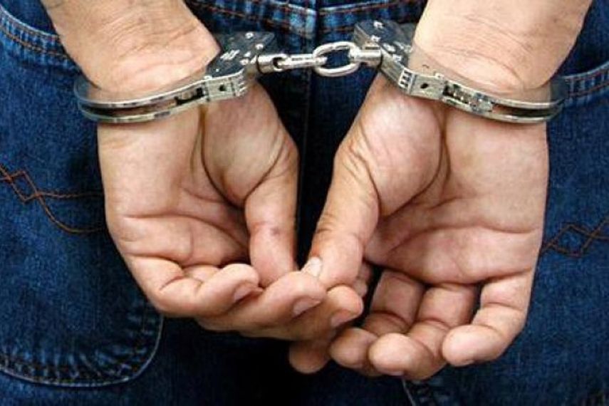 Ladrón cazado in fraganti se disculpó con el dueño de la casa y le ofreció droga