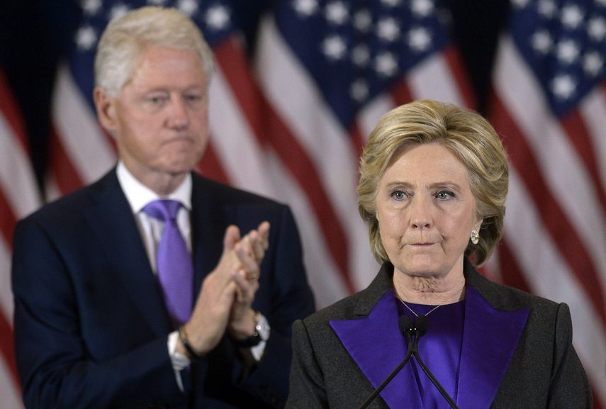 El expresidente estadounidense Bill Clinton y su esposa, la antigua secretaria de Estado Hillary Clinton.&nbsp;