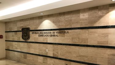Vista exterior del Consulado de Venezuela en Miami.