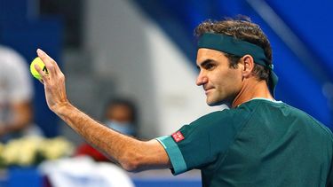 Federer jugó su primer partido en más de un año y ganó su primer set cuando el 20 veces campeón de Grand Slam regresó de una lesión para enfrentar al número uno británico Dan Evans en el Abierto de Qatar.&nbsp;
