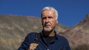 El director de cine James Cameron pasea en Purmamarca, provincia de Jujuy, Argentina, 8 de junio de 2023.&nbsp;