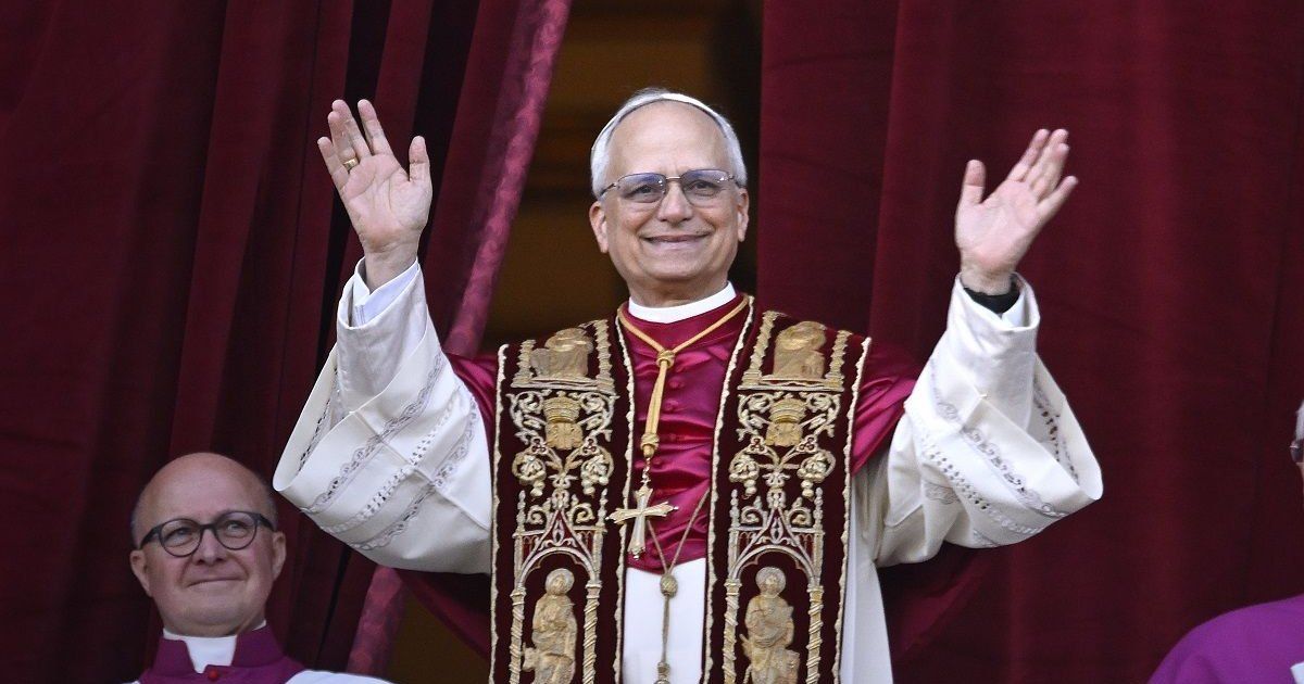 El papa León XIV insiste en su compromiso social ante embajadores extranjeros