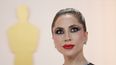 Lady Gaga llega a los Oscar el 12 de marzo de 2023 en el Teatro Dolby en Los Angeles. La Casa Blanca anunció el 13 de abril un Comité para las Artes y Humanidades que incluye a Lady Gaga, Jon Batiste, Shonda Rhimes, George Clooney, Jennifer Garner, Troy Kotsur y Kerry Washington.