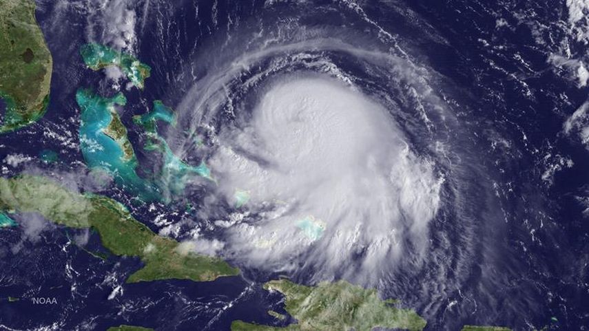 Fotografía facilitada por la Administración Oceánica y Atmosférica Nacional, en la que se aprecia el huracán Joaquín sobre las Bahamas. (EFE)