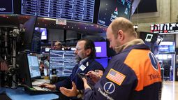 Agentes de la Bolsa de Nueva York en una sesión bursátil. Agentes de la Bolsa de Nueva York en una sesión bursátil.