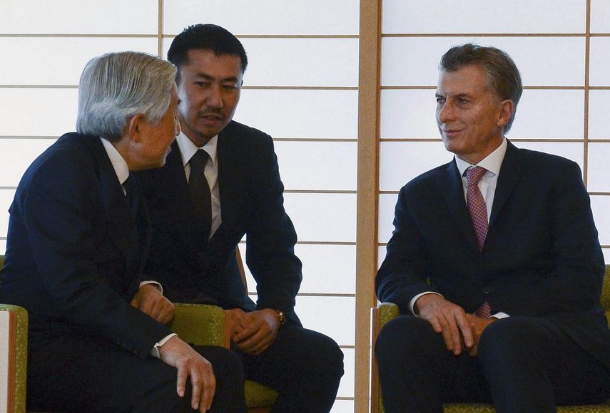 El presidente argentiino Mauricio Macri (d), fue recibido este sábado 20 de mayo por el emperador de Japón, Akihito, en el Palacio Imperial, en Tokio, en el último acto en la agenda del viaje de dos días de Macri a Japón.&nbsp;