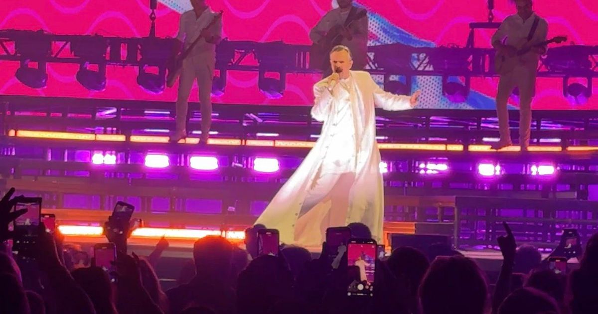 Miguel Bosé hace vibrar a Miami: energía, pasión y complicidad intactas a los 68 años