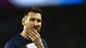 Lionel Messi del PSG reacciona durante el partido de fútbol de la Liga Francesa entre Paris Saint-Germain y Niza en el Parc des Princes de París, el sábado 1 de octubre de 2022. 