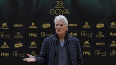 El actor Richard Gere durante la rueda de prensa en el Palacio de Carlos V de la Alhambra, el 7 de febrero de 2025 en Granada (Andalucía, España).