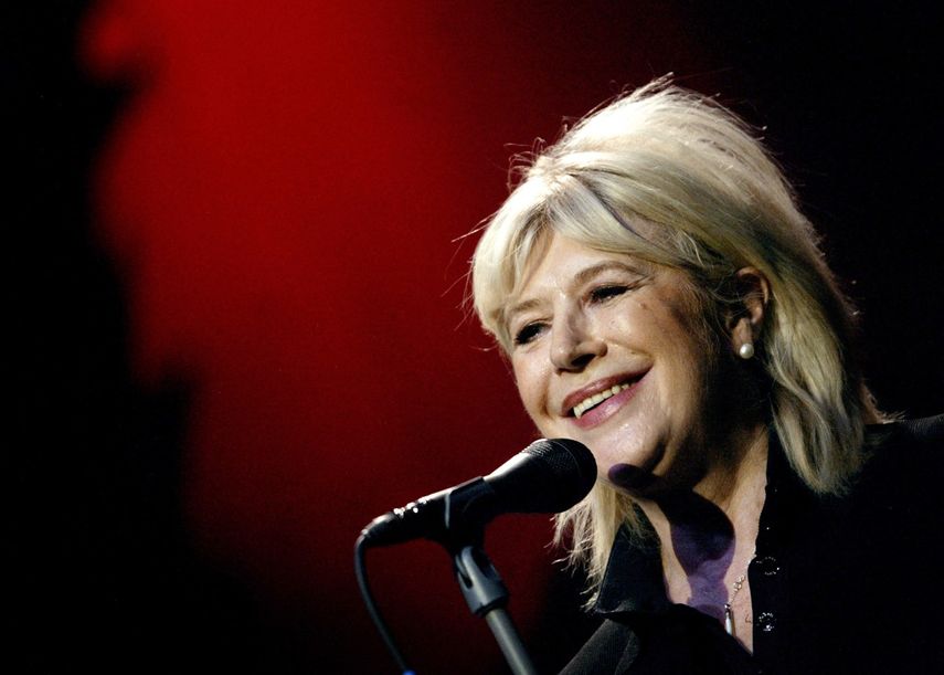 La cantante y actriz británica Marianne Faithfull, conocida por su éxito As Tears Go By, falleció a los 78 años, según anunció un portavoz el 30 de enero de 2025.