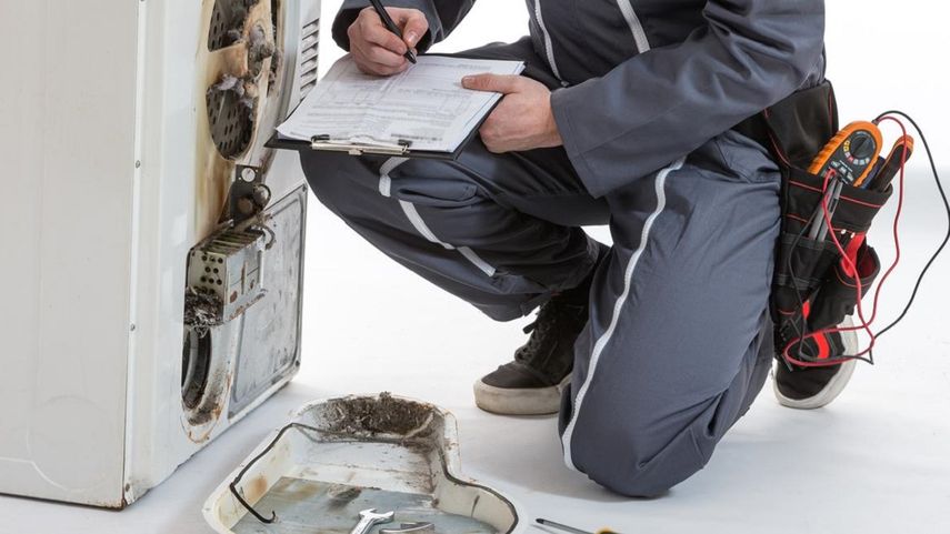 Los cubanos que irán a juicio por suplantar a técnicos de electrodomésticos en Canaria se embolsaban una media de 400 euros por servicio.