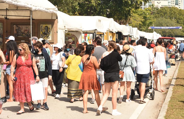 Artistas muestran creaciones en Coconut Grove Arts Festival