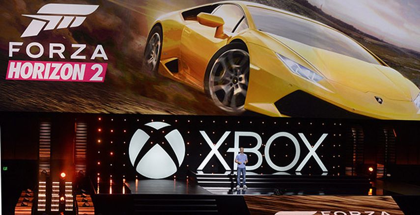 Ralph Fulton presenta la nueva edición del juego de carreras Forza Horizon 2 en una conferencia de prensa antes del inicio de la Feria E3 en Los Ángeles. (EFE)