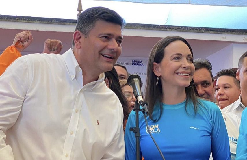 La líder opositora María Corina Machado junto al dirigente Freddy Superlano durante un acto de campaña electoral. Superlano fue detenido el 30 de julio de 2024