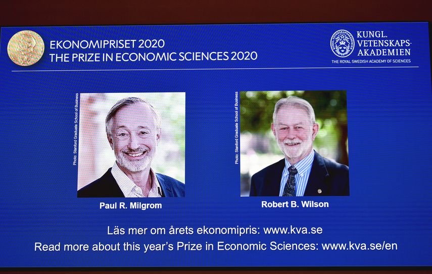 Imagen de pantalla de Paul R, Milgrom y Robert B. Wilson, premios Nobel de Eonom&iacute;a 2020.