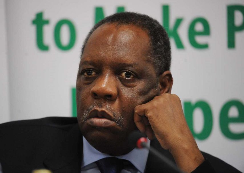 Issa Hayatou era el presidente de la Confederación Africana de fútbol.(CAF) (ARCHIVO)