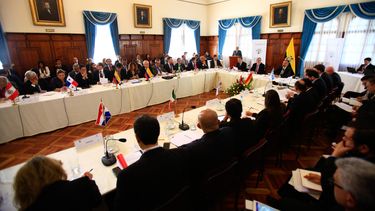 El encuentro, que reunió a representantes de trece países, incluido República Dominicana con carácter de observador, según fuentes de la Cancillería, terminó este martes &nbsp;en Quito con la firma de una declaración de intenciones por Argentina, Brasil, Chile, Colombia, Costa Rica, Ecuador, México, Panamá, Paraguay, Perú y Uruguay
