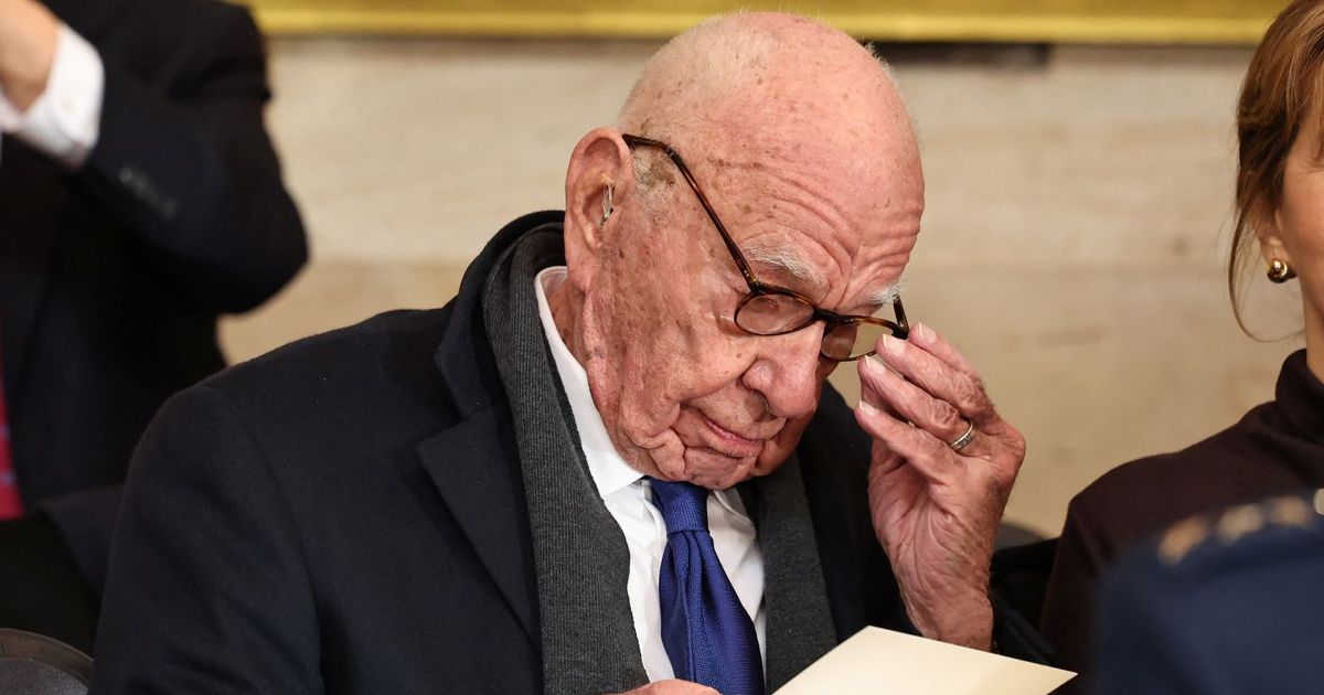 Trump pide acelerar declaración de Murdoch en su demanda a The Wall Street Journal