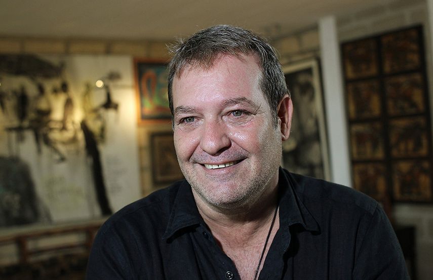 El actor y director cubano Jorge Perugorría conversa con la prensa en La Habana. (EFE)