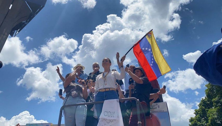 La líder opositora María Corina Machado se dirige a los venezolanos durante la protesta mundial en rechazo a los resultados de las elecciones presidenciales del 28 de julio.