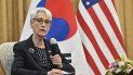 La vicesecretaria de Estado de Estados Unidos, Wendy Sherman, habla con los medios tras una reunión con el viceministro surcoreano de Exteriores en el Ministerio de Exteriores en Seúl, el martes 7 de junio de 2022. 
