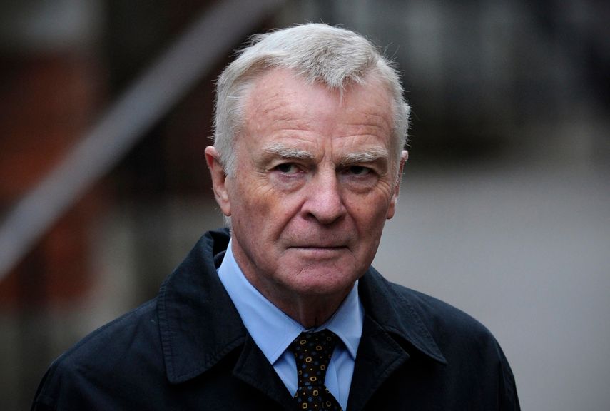 En esta foto de archivo tomada el 21 de noviembre de 2011, el ex jefe de F1 Max Mosley llega para asistir a la Investigación Leveson en el centro de Londres.